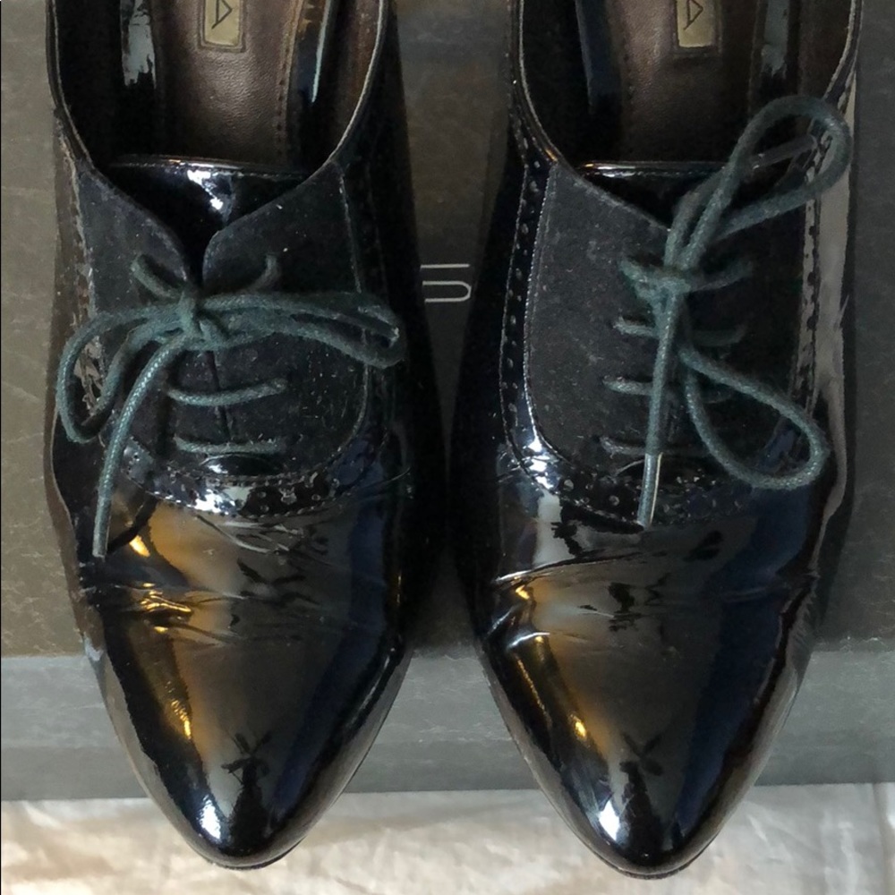 Via Spiga Equip Oxford patent leather heels